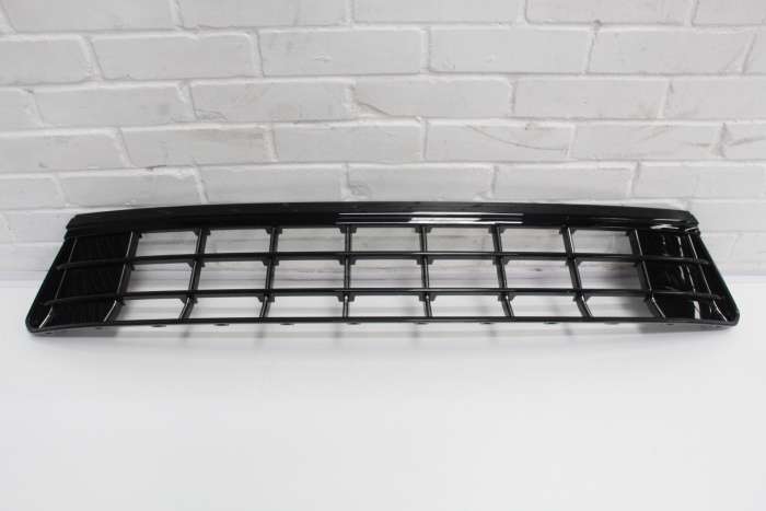 VW POLO 9 R LINE CENTER BUMPER GRILLE 2023+