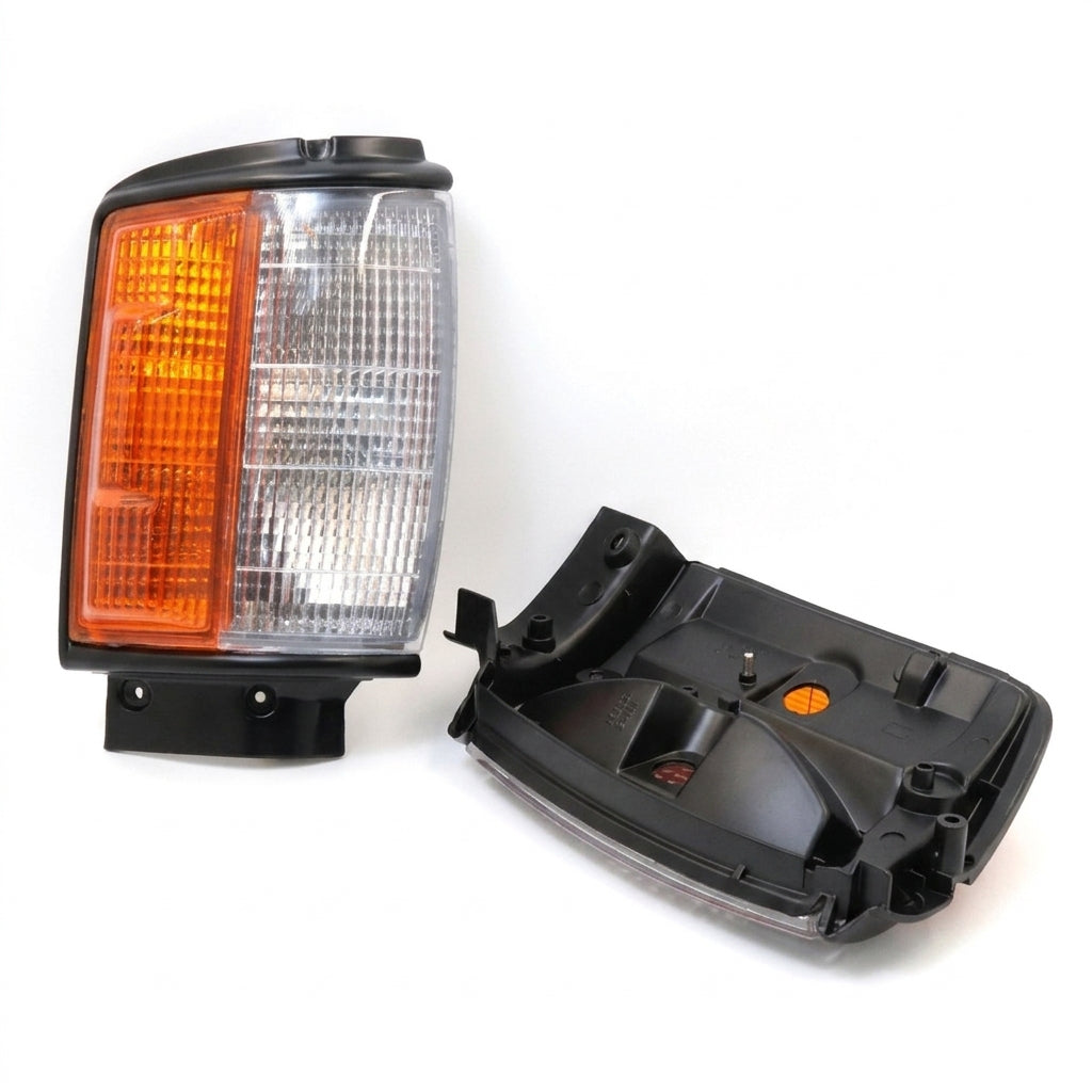 Toyota Hilux YN65 4x4 Corner Lamps With Hump