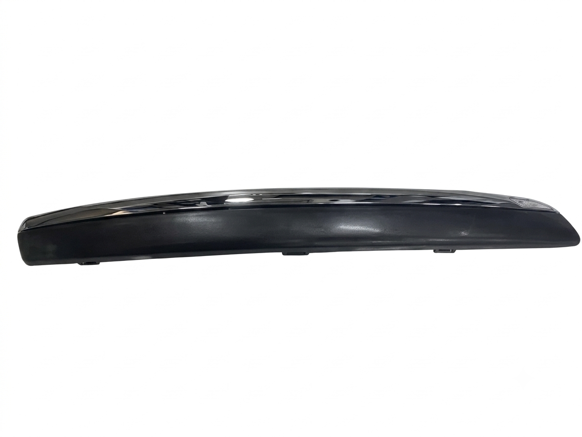 VW JETTA 5 SIDE BUMPER GRILLE PADS WITH CHROME MOULDING