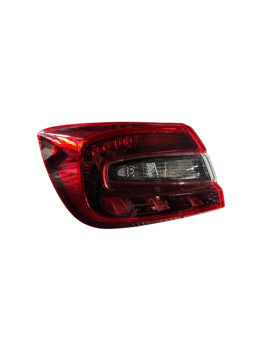 SUZUKI BALENO 22 OUTER TAIL LAMP W/SOCKET