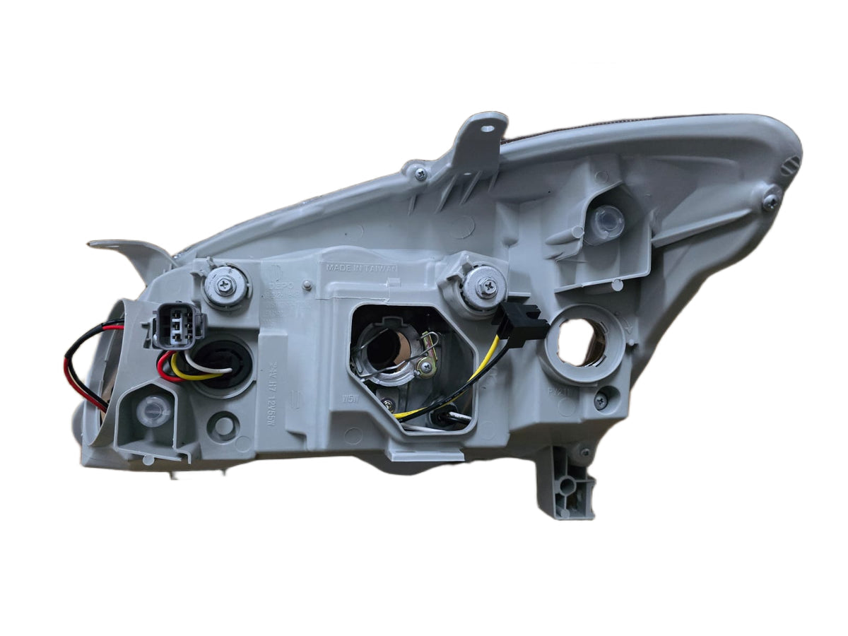 Toyota RunX Facelift Headlights