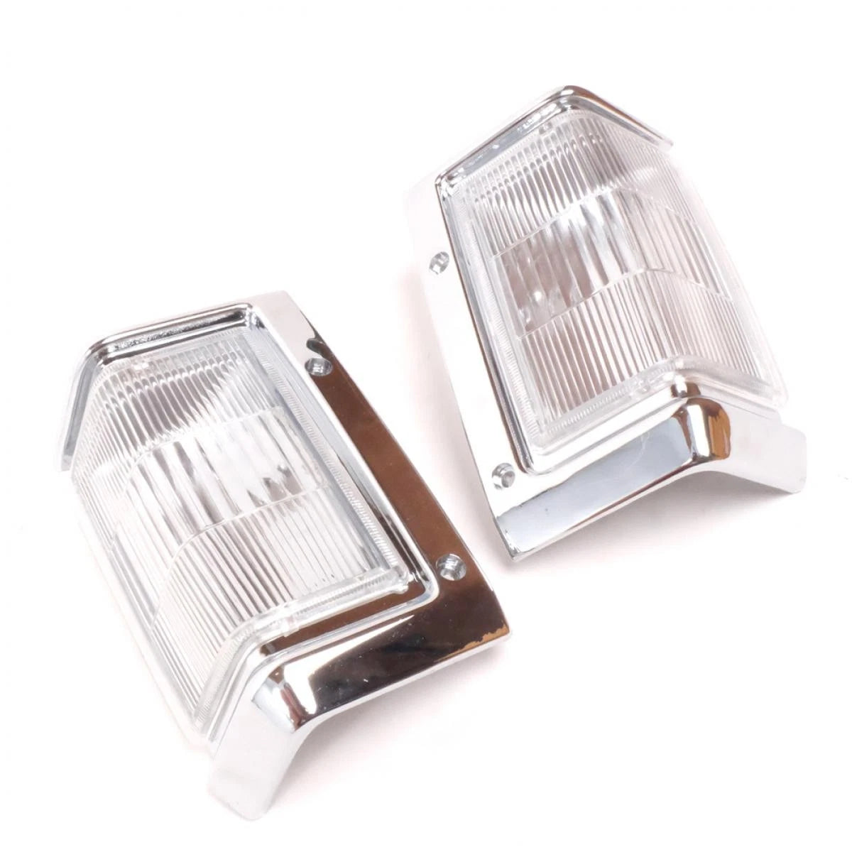 Nissan 1 Tonner Corner Lamps Silver