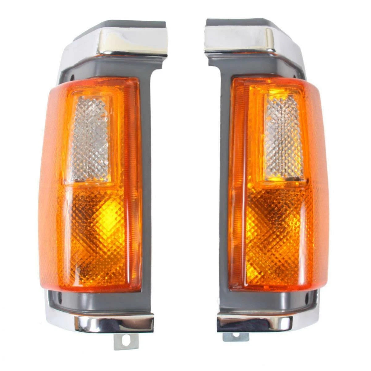 Nissan 1 Tonner Corner Lamps Chrome-Black